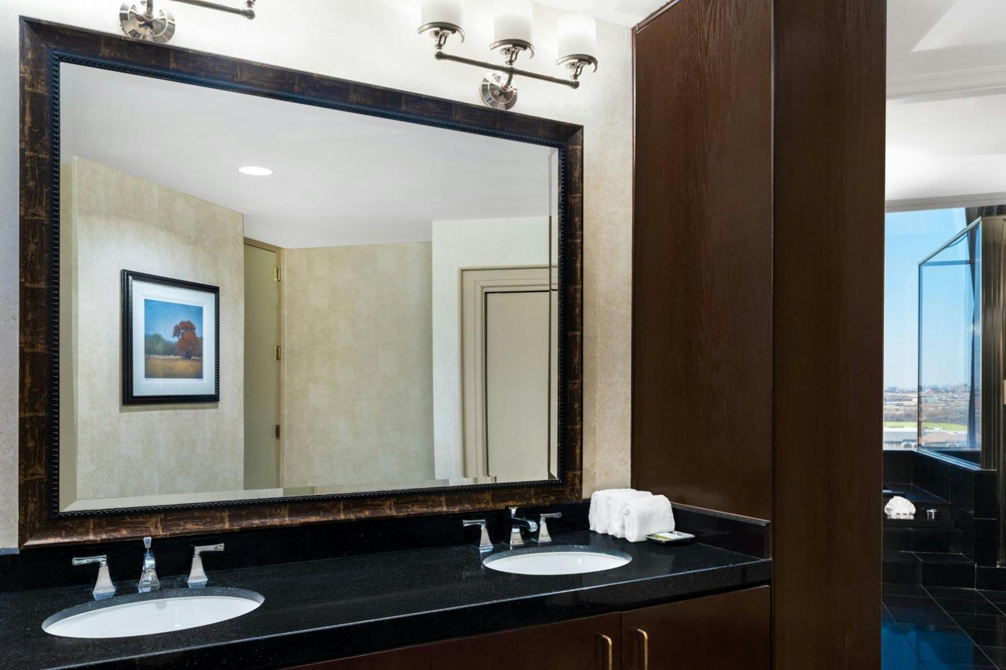 Renaissance Dallas North Hotel Farmers Branch Kültér fotó